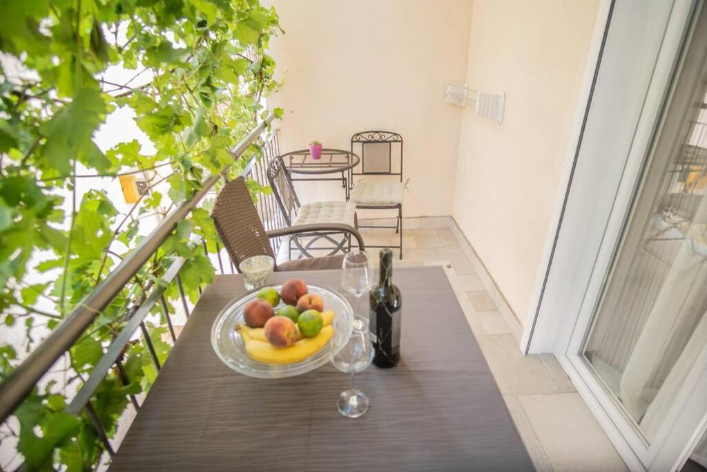 Studio Apartment Purple Sunset - 2+1 Башка-Вода Екстер'єр фото